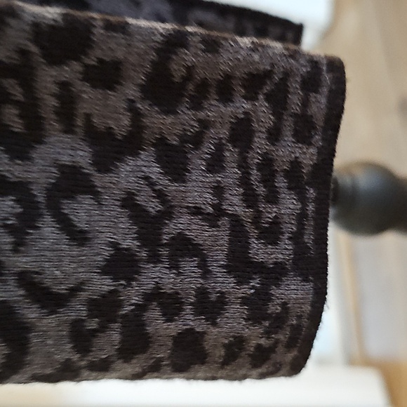 Sweater - Picture 6 of 16